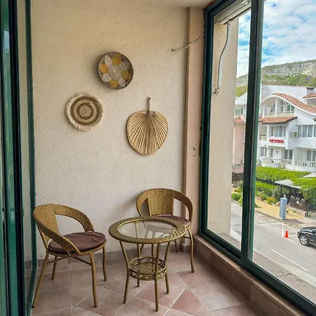 2 Bedroom Oliver In Marina Apartment