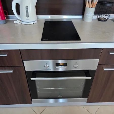 2 Bedroom Oliver In Marina