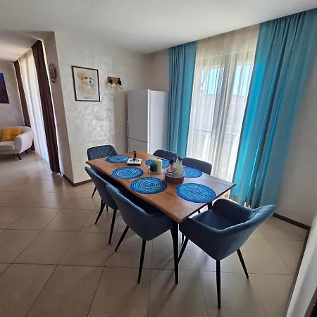 2 Bedroom Oliver In Marina Apartment