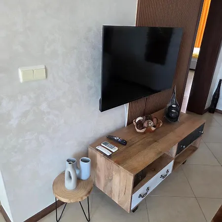 2 Bedroom Oliver In Marina Apartment *